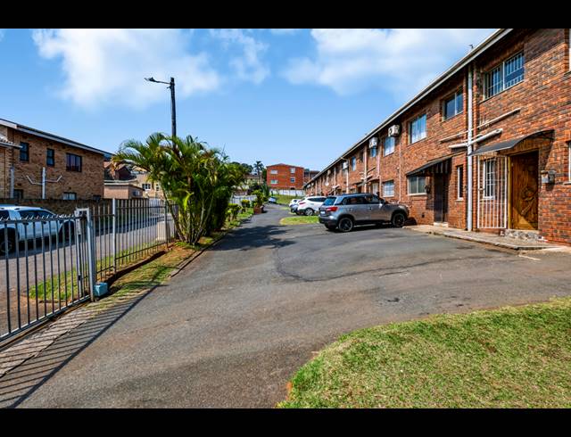 3 BEDROOM DUPLEX FOR SALE IN AUSTERVILLE